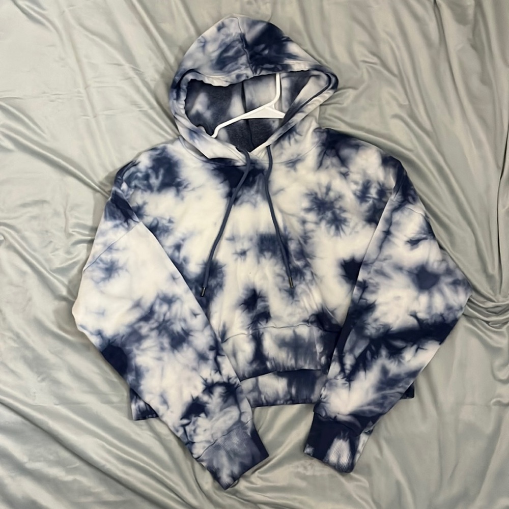 90° degree XL blue tie dye sweatshirt